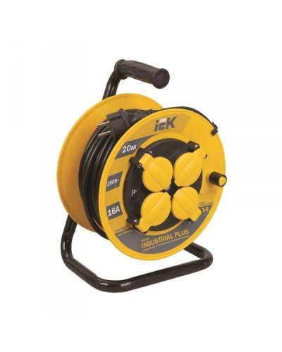 УК30 4 места 30м (WKP15-16-04-30-44). Удлинитель на катушке Industrial plus. IEK в Пскове