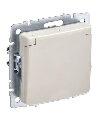 Розетка с з/к РСбш10-3-БрКр бежевый BRITE (BR-R16-16-K10). Розетка с заземлением с защитными шторками и крышкой. IEK в Пскове
