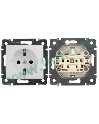 Розетка Valena 2К+3 10/16А, белый (774420). Розетка. LegranD в Пскове